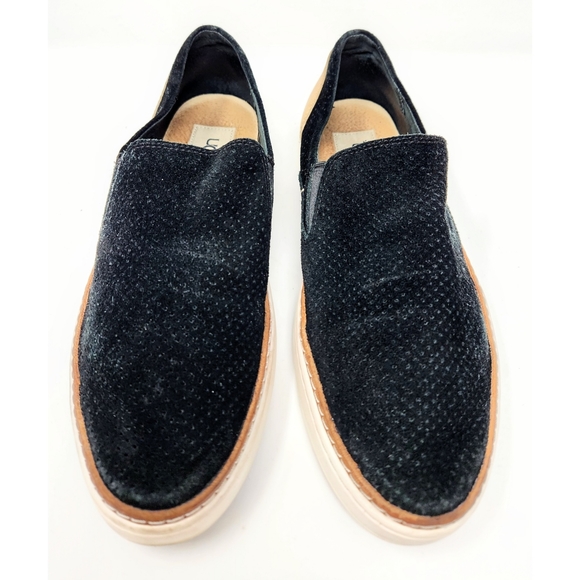 UGG Adley slip on Black Perforated slip on Sneakers - Picture 6 of 8